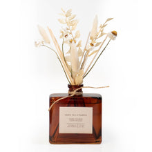 Load image into Gallery viewer, Andaluca - SAMPLE White Tea & Pampas Bouquet Reed Bundle Diffuser