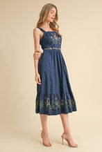 Load image into Gallery viewer, &MERCI - FLORAL EMBROIDERY MIDI DRESS MDR3805: Off-White / L