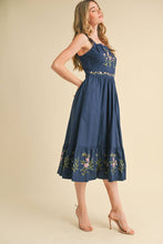 Load image into Gallery viewer, &MERCI - FLORAL EMBROIDERY MIDI DRESS MDR3805: Off-White / L