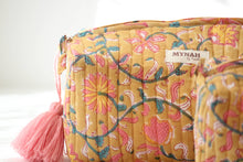 Load image into Gallery viewer, Henna Vines Travel Bag