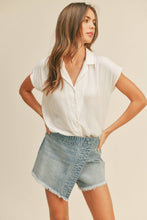 Load image into Gallery viewer, MIOU MUSE - MMT1194 BUTTON DOWN CAP SLEEVE SHIRTS: CREAM / S
