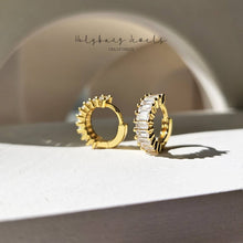 Load image into Gallery viewer, HolyBang Jewels - BAGUETTE HUGGIE EARRINGS - E-H1414 / E-HT1189 / E-H1190: 18K GOLD / 6MM