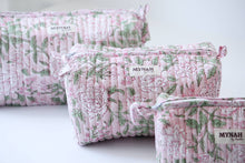 Load image into Gallery viewer, Bunny Rose Floral Print Travel Bag
