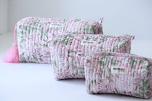 Load image into Gallery viewer, Bunny Rose Floral Print Travel Bag