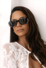 Load image into Gallery viewer, Onyx Sunglasses