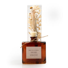 Load image into Gallery viewer, Andaluca - SAMPLE White Tea & Pampas Bouquet Reed Bundle Diffuser