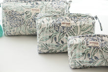 Load image into Gallery viewer, Hydrangea Travel Bag