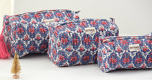 Load image into Gallery viewer, Nantucket Floral Travel Bag