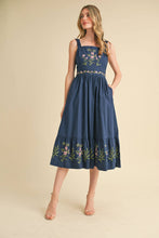 Load image into Gallery viewer, &MERCI - FLORAL EMBROIDERY MIDI DRESS MDR3805: Off-White / M