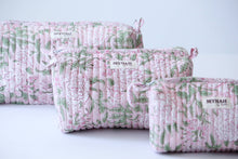Load image into Gallery viewer, Bunny Rose Floral Print Travel Bag