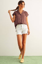 Load image into Gallery viewer, MIOU MUSE - MMT1194 BUTTON DOWN CAP SLEEVE SHIRTS: CREAM / M