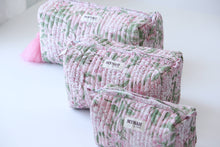 Load image into Gallery viewer, Bunny Rose Floral Print Travel Bag