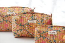 Load image into Gallery viewer, Henna Vines Travel Bag