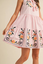 Load image into Gallery viewer, &MERCI - FLORAL EMBROIDERY TIERED MINI DRESS MDR3841: Off White / M