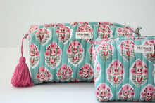 Load image into Gallery viewer, Turquoise Bouquet Print Travel Bag