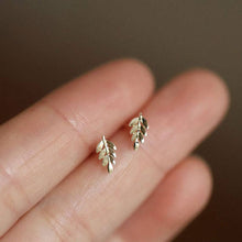 Load image into Gallery viewer, Dainty Gold Small Leaf Stud Earrings