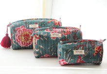 Load image into Gallery viewer, Emerald Garden Travel Bag