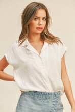 Load image into Gallery viewer, MIOU MUSE - MMT1194 BUTTON DOWN CAP SLEEVE SHIRTS: CREAM / S