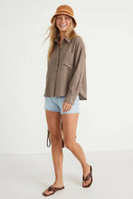 Load image into Gallery viewer, Naked Zebra - Linen Blend Rolled Sleeve Shirt: Off White / S