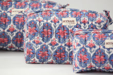 Load image into Gallery viewer, Nantucket Floral Travel Bag