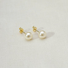 Load image into Gallery viewer, GoldFi - 18k Gold Filled 6mm Classic Pearl Stud
