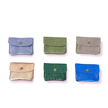 Load image into Gallery viewer, Chenson &amp; Gorett - Italian leather wallet with 3 compartments. Promo Fav: Green
