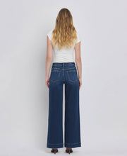 Load image into Gallery viewer, FLYING MONKEY - HIGH RISE PATCH POCKET TROUSER  HEM WIDE JEANS F5764D: DARK DENIM / 27
