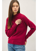 Load image into Gallery viewer, Basic Sweater
