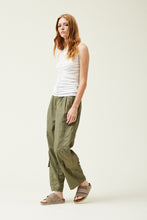 Load image into Gallery viewer, Poplin Cargo Pants

