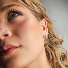 Load image into Gallery viewer, Everyday Dainty Huggies
