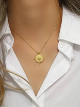Load image into Gallery viewer, Medallion Necklace
