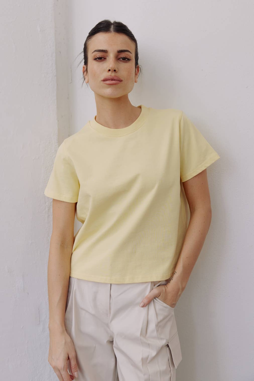 MOD REF - The Lanie Top | Everyday Cotton T-Shirt: BUTTER / SMALL