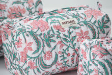 Load image into Gallery viewer, Carnelia floral print travel bag
