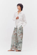 Load image into Gallery viewer, Classic Linen Shirt
