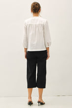 Load image into Gallery viewer, Be Cool - CRISP COTTON BUTTON UP FLOWY BLOUSE: White / M
