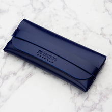 Load image into Gallery viewer, FREYRS Eyewear - Bon Chic Acetate Oversized Square Sunglasses: Black
