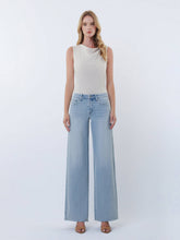 Load image into Gallery viewer, Olivia Jeans
