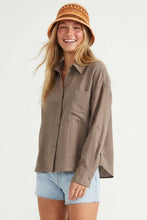 Load image into Gallery viewer, Naked Zebra - Linen Blend Rolled Sleeve Shirt: Off White / L
