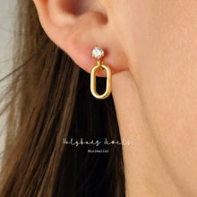 Load image into Gallery viewer, Oval Linked Earrings
