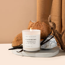 Load image into Gallery viewer, Cashmere and Vanilla Candlle
