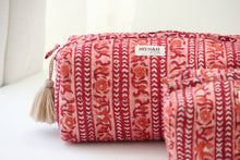 Load image into Gallery viewer, Terracotta stripes travel bag
