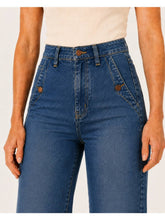 Load image into Gallery viewer, Andrews w/ Button Pocket
