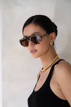 Load image into Gallery viewer, Jetsetter Sunglasses
