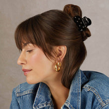Load image into Gallery viewer, Rhinestone Puffy Claw Clip Black
