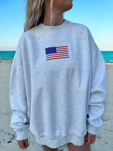 Load image into Gallery viewer, AMERICAN FLAG EMBROIDER SWEATSHIRT
